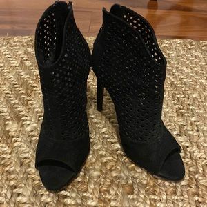 🚨 Sexy shoe booties 🚨 4” open toe mesh detail zip back stilettos